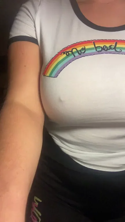 OC Tease Drop: Busty Babe in Rainbow 'Best' Tee Begs for More Posts 😍🌈🍒