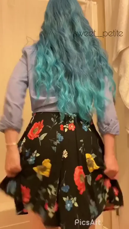 happy friday, here's a panty peel + spread ;p