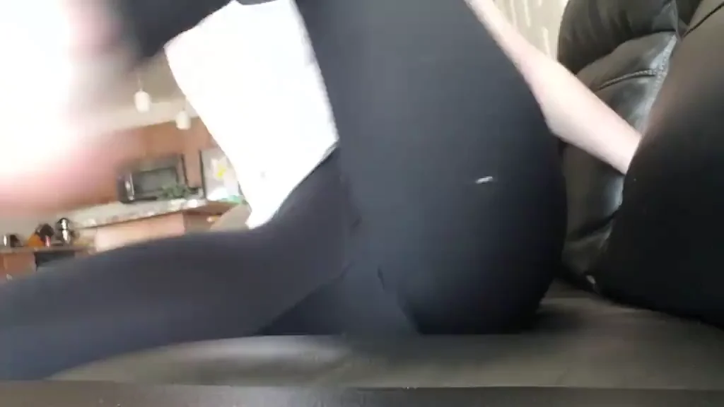 Pale Cutie Blonde Fingers Her Juicy Pussy 😍💦
