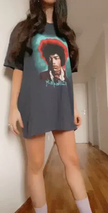 Skinny Babe's Naughty Return Tease 🔥🍑