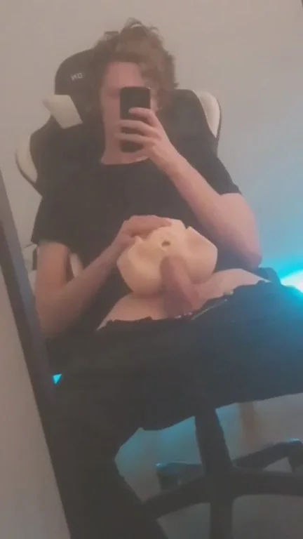 (20m) Having fun with my toy (video)