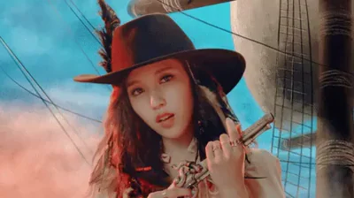 TWICE Mina demonstrating how its done ?