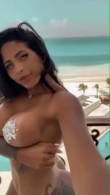 🌴 Crazy Beach Slut Tease 💦
