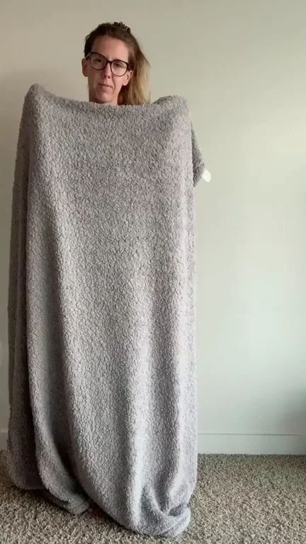 Glasses Girl's Blanket Tease: Nude Curves Drop Out