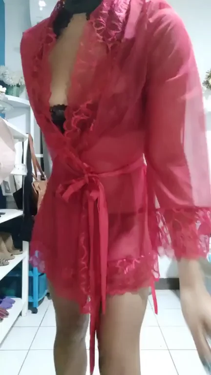 31yo Slutty Siren in Red Lace: Feel That Throbbing Urge?