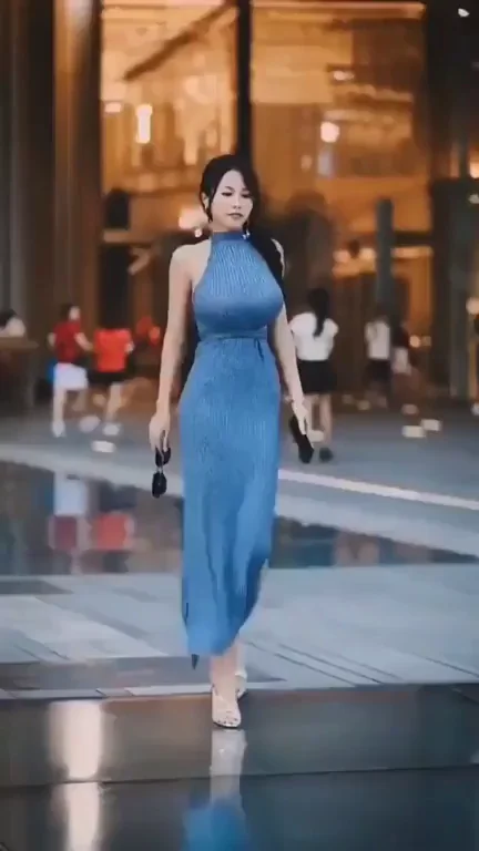 🔥 Hottest Figure in a Skin-Tight Blue Dress! 😍