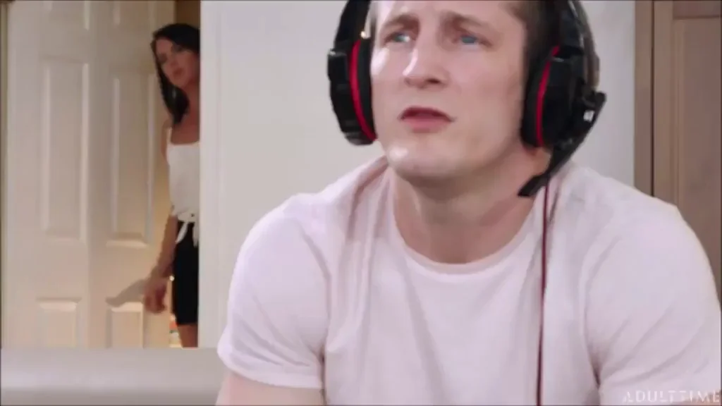 Riley Jacobs - Her sexy eyes are hypnosis