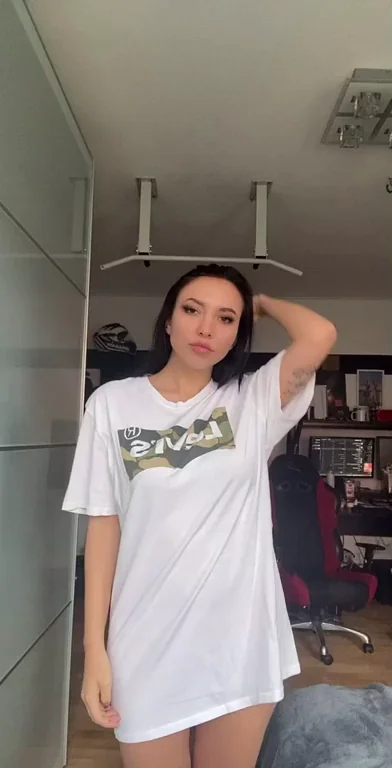 This is what im wearing while we netflix & chill?