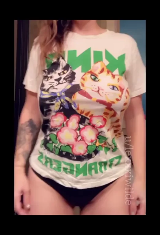 Incognito Mode Surprise: Massive Tits Revealed! 🔥🍈🍈