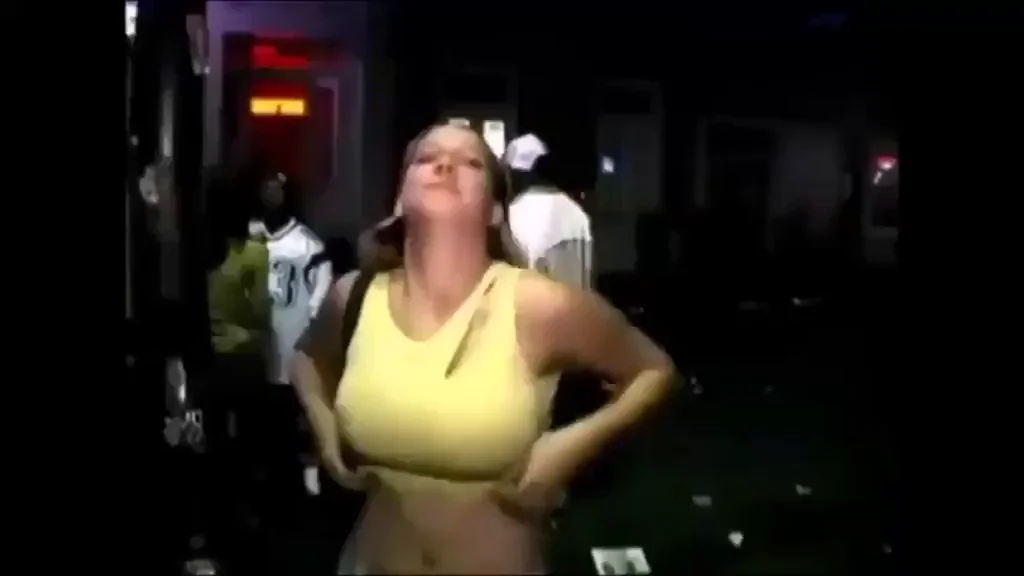 Speaking of a nice long flash! She tried without being groped