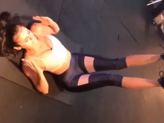 🔥 Check Out That Juicy Cameltoe Tease 💦