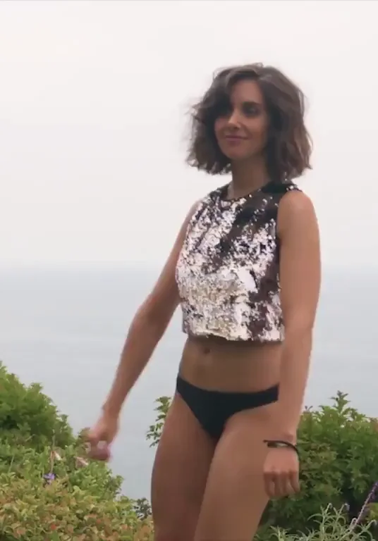 Alison Brie🔥 Sexy Beach Dance Tease 💃🍑