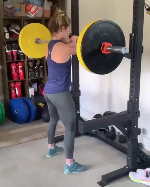 🔥 Mikaela Shiffrin Front Squatting That Juicy Olympic Ass 🍑💦