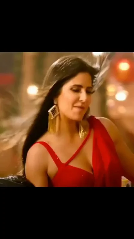 Katrina Kaif's Steamy Red Saree Dance 🔥🍑