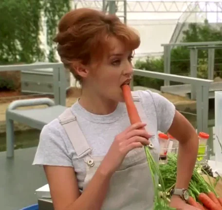 Young Kylie Minogue Slurps a Thick Carrot Cock 😍🥒💦 (90s Nostalgia Fap)