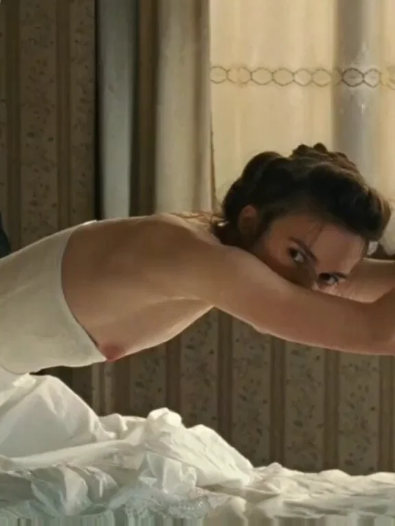 Keira Knightley getting spanked and her nipple look amazing
