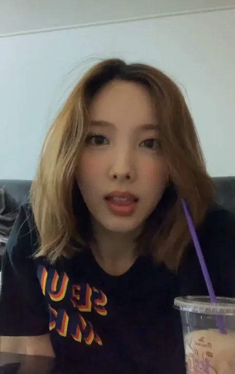 TWICE - Nayeon