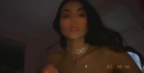 Thick Ebony Tease Twerks & Fingers That Juicy Pussy – LinkMega Leak?
