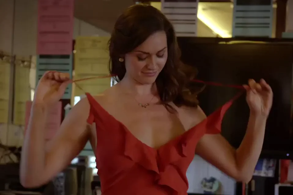 Sarah Power big titty reveal