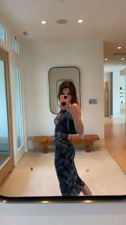 Kendall Jenner in a blue dress! (via one of her Instagram stories)