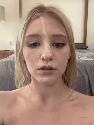 Melody Marks Cum selfie