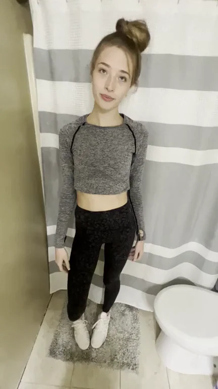 Would you cheat on your girlfriend with me ?? ????