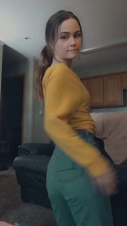 Cute Cutie Teases Tits in Yellow Top & Green Jeans 😍🔥