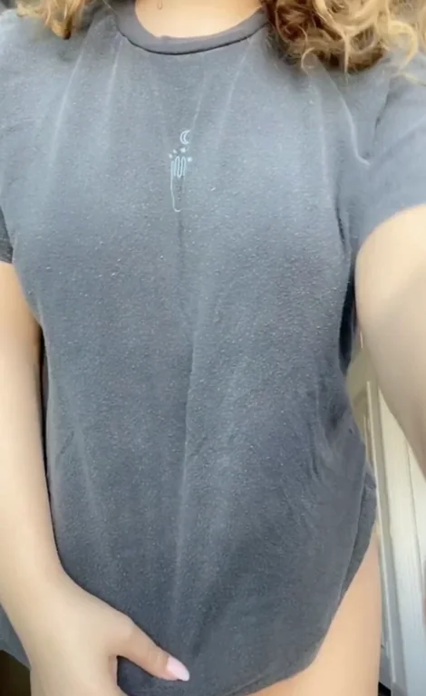 You Like Large Shirt ? Get Her Megalink Now >>> http://b.link/claironlyfans