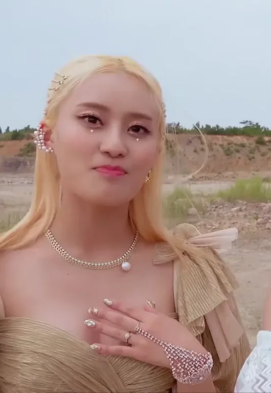 Pink Fantasy - SangA (Bonus SeeA in comments)