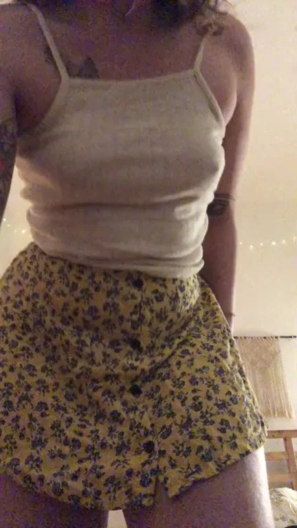 No Bra, No Panties: Skirt Hike Tease with Juicy Ass Reveal
