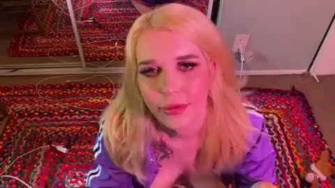 Gracie Jane about to suck all his cum ???