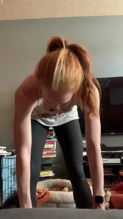 Light Exercise Downblouse Tease 😈💦