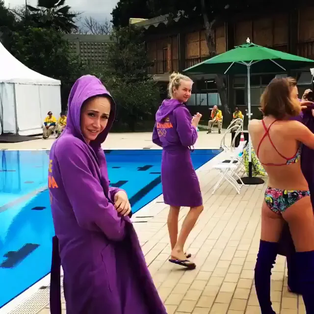 Olympic swimmer's strip tease (Anna Voloshyna)