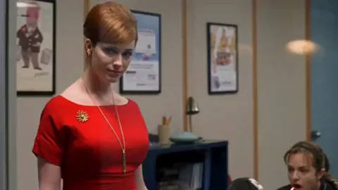 Christina Hendricks' Massive Tits Straining Red Dress 😍🍒