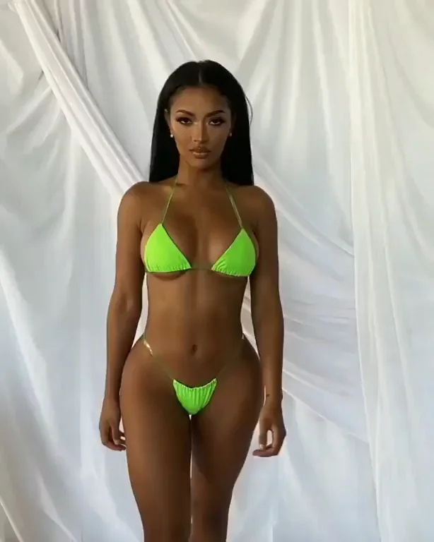 Hot Bikini Booty