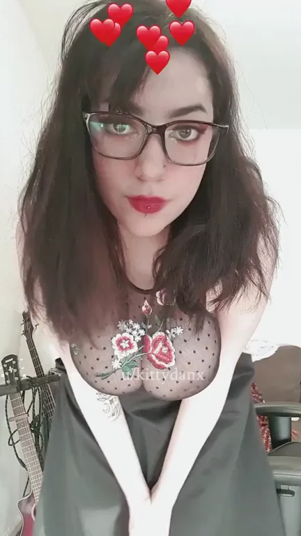 Free mega with her onlyfans content >> b.link/kitty2