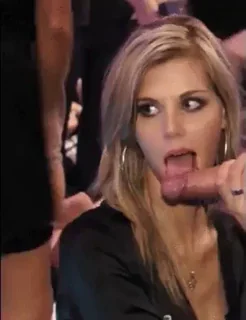 Blonde Bombshell Tongue-Teases Thick Cockhead
