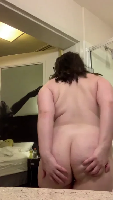 Would You Cum All Over This Juicy Big Ass? 🍑💦