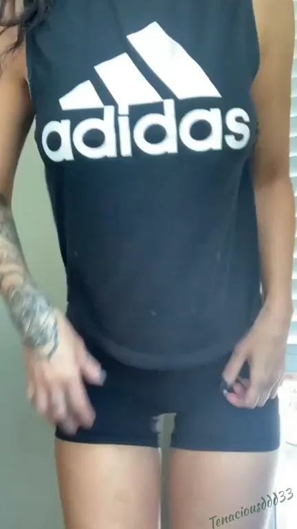 💦 GTL Slut: Gym Bod, Tan Lines & Juicy Labia Peek 😈