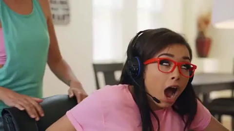 Gamer Girl Need Anal
