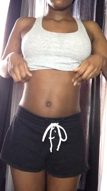🔥 Hot Ebony Teen Titty Reveal 😈