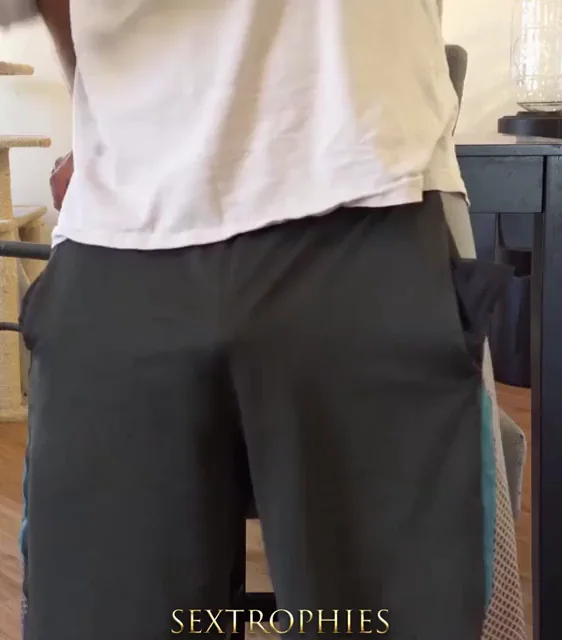 Craving to Slurp That Fat Cock with Her 😩🍆💦