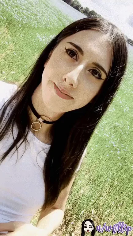 🌞 Trans Hottie Teases on Sunny Walk by the Lake 😈🍑