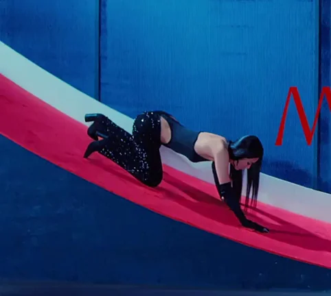 Red Velvet - Seulgi on all fours & Irene