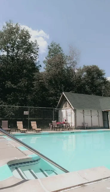 [f] [gif] [oc] empty pools are the best ??