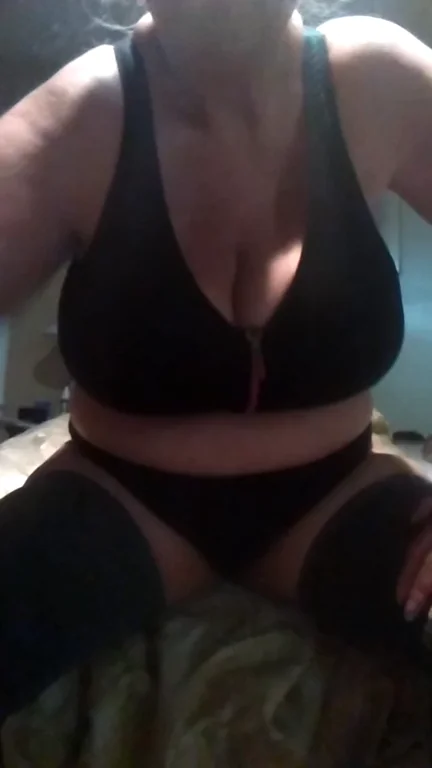 Perf Saggy Tits Tease 💦😈