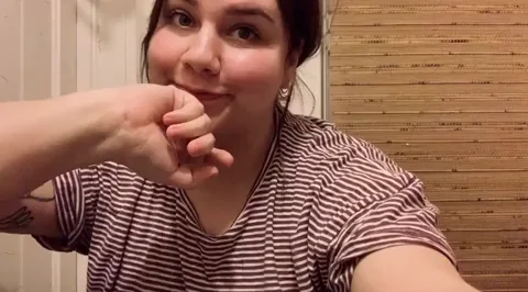 Epic Titty Drop Goof: Massive Mams Bounce Free!