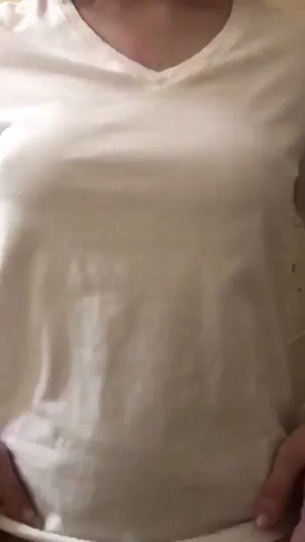 happy Friday! Here’s a slow motion video for ya (OC)