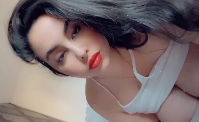 [gif] 100% natural mommy tits