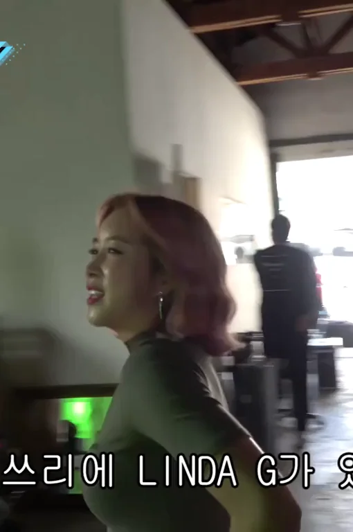 (WJSN) Dayoung's Slutty Smoke Show - Pink-Haired Tease in Tiny Denim!